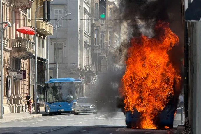 Azonnali tűzbiztonsági vizsgálatot rendelt el az összes buszán a BKV