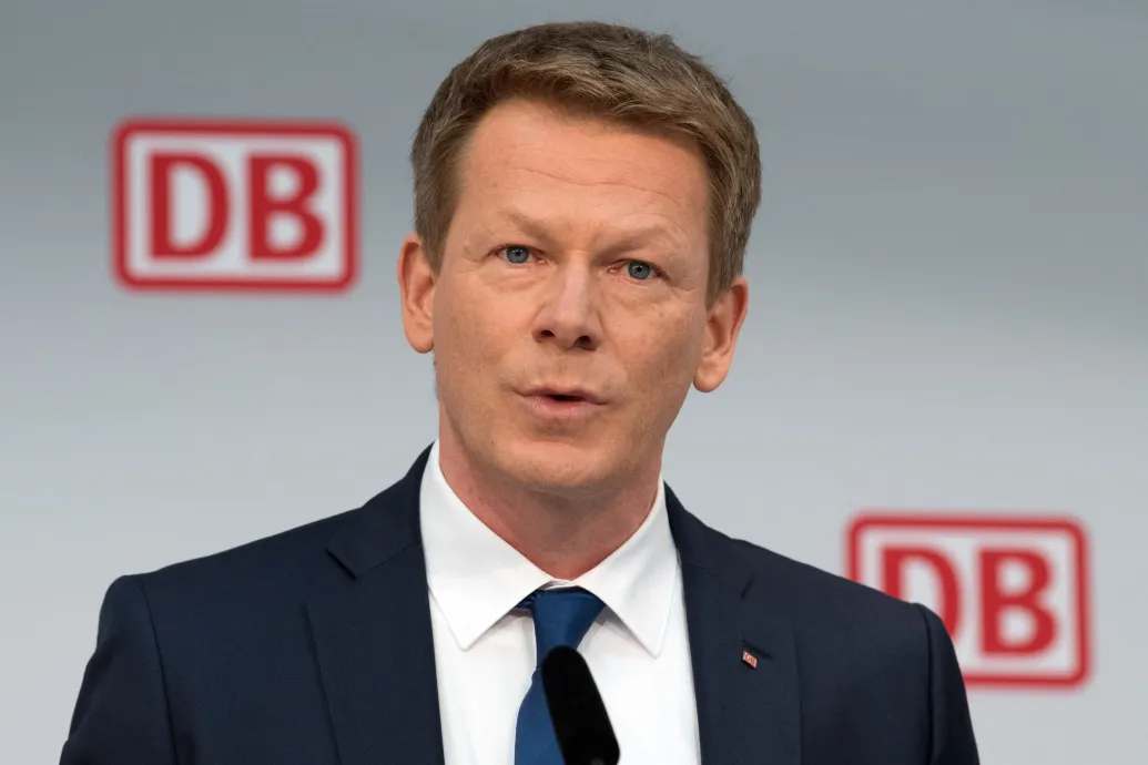 Sok késés, elégedetlen utasok – távozik a német vasút elnöke – Forrás: Telex.hu