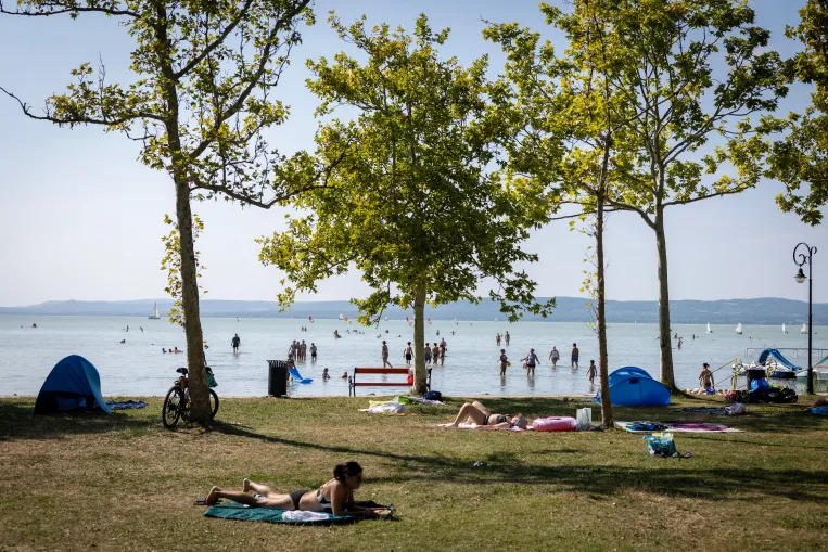 Balatonföldvár lelke volt a kikötő melletti pavilonsor, a városvezetés több százmilliót fizetett, hogy eltűnjön
