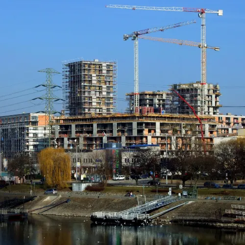 Az Otthon Start sem fogja kihúzni a régiós mezőny aljáról a hazai lakásépítéseket
