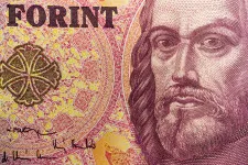Nagyon jól jönne a kormánynak, ha megmaradna a forint ereje