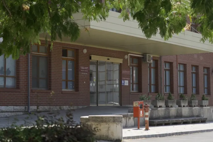 Még felnőtteknek sem tanácsos mosakodni a székesfehérvári szülészet fertőzött csapvizével