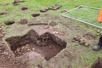 177 második világháborús bombát ástak ki egy játszótér alól Angliában