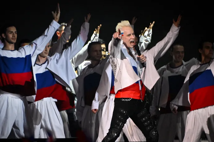 Észak-Koreában, Kim Dzsongun lépett fel Shaman, az egyik leghazafiasabb orosz énekes