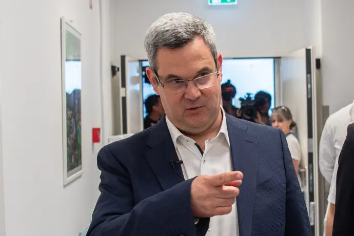 A Belügyminisztérium szerint Takács Péter „nem pontosan fogalmazott”, amikor 70-80 döntés-előkészítő anyagról beszélt