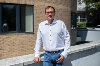 Megvett egy régi Ganz céget, és a tanulópénz után már nemzetközi terjeszkedésre készül