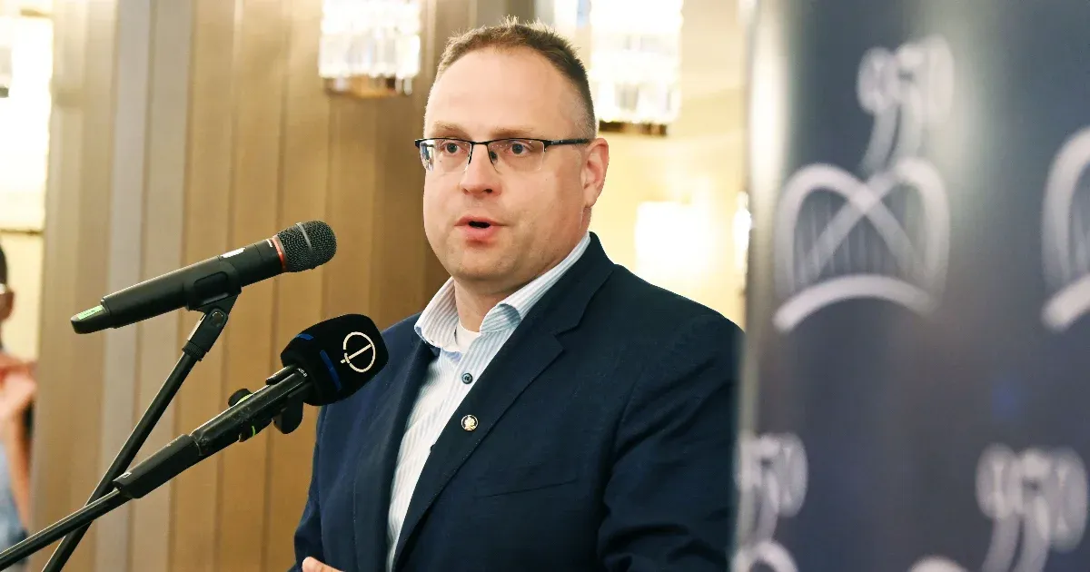 Nem engedték be Szolnok polgármesterét a gyermekotthonba, ahonnan áldatlan állapotokról érkeztek hírek