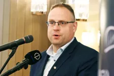 Arról posztolt a szolnoki polgármester, hogy nem engedték be a gyermekotthonba, ahonnan áldatlan állapotokról érkeztek hírek