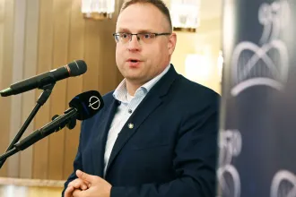 Arról posztolt a szolnoki polgármester, hogy nem engedték be a gyermekotthonba, ahonnan áldatlan állapotokról érkeztek hírek