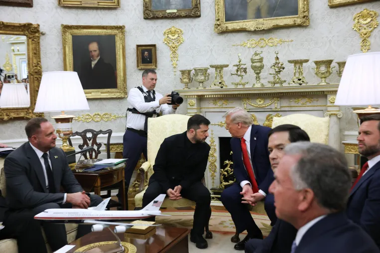 Trump nagyon jó védelmet ígért Ukrajnának az Ovális Irodában a Zelenszkijjel való találkozója előtt