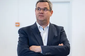 Takács Péter szerint emailben kell jelezni, ha valaki hosszú várakozási időt tapasztal a kórházi ellátásban
