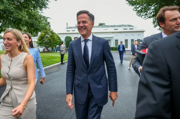 Rutte: Arról nem volt szó, hogy katonákat vezényelnek Ukrajnába
