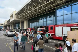 Felgyújtotta a check-int egy férfi a milánói Malpensa reptéren