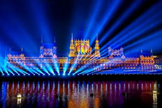 Debrecenben Batman, a Karmelitában Braganza hercege, Budapest egén Gripenek ünnepelték Magyarország születésnapját
