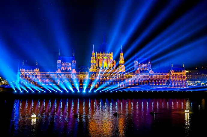 Debrecenben Batman, a Karmelitában Braganza hercege, Budapest egén Gripenek ünnepelték Magyarország születésnapját