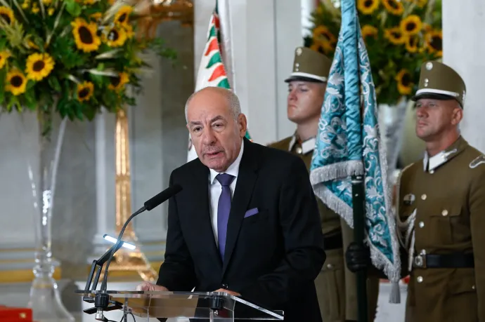 Magyar Péter szerint szégyellje magát a „báb köztársasági elnök”, Tompos Márton gyáva szarnak nevezte – jönnek a reakciók Sulyok posztjára