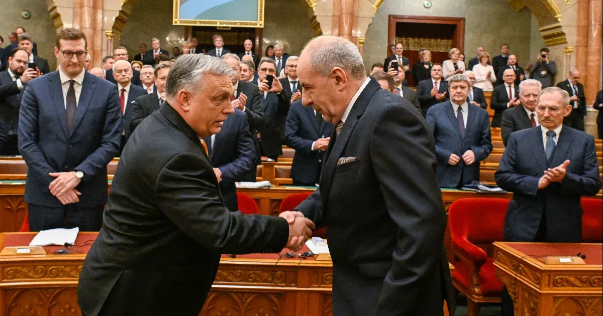 Török Gábor: Baráti pofon a köztársasági elnöknek Orbán Viktortól Török Gábor: Baráti pofon a köztársasági elnöknek Orbán Viktortól