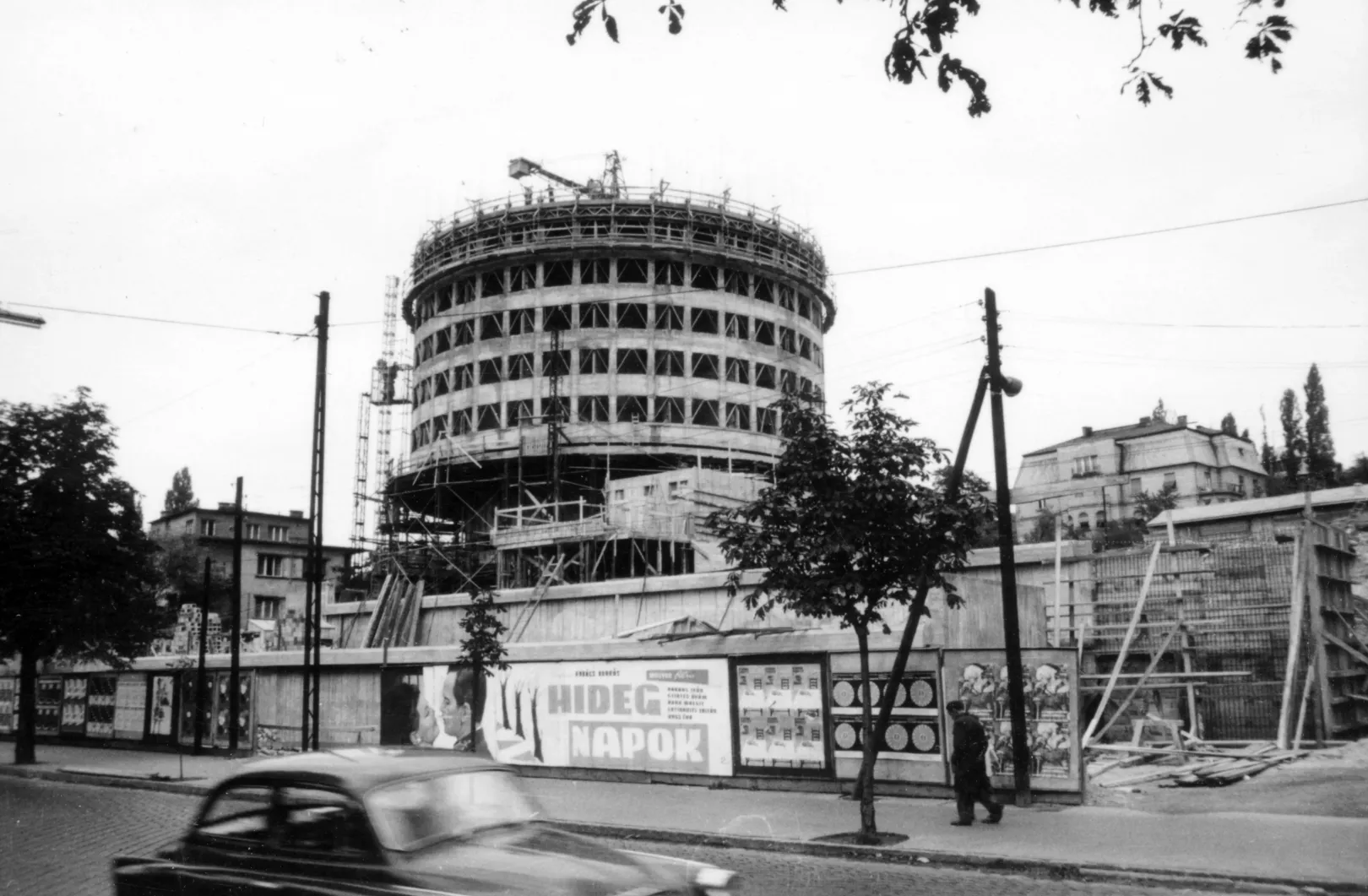 Az építkezés különböző fázisai 1966-ban – Fotó: Középületépítő Vállalat – Kreszán Albert – Koczka András – Kemecsei József / Fortepan