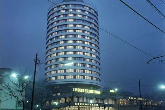Mai formájában eltűnik az ikonikus budai „dobozos üdítő”, a közel 60 év sztorijait őrző Körszálló