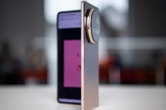 Ahhoz képest, hogy marketingesek tervezték, tök jó lett ez a telefon