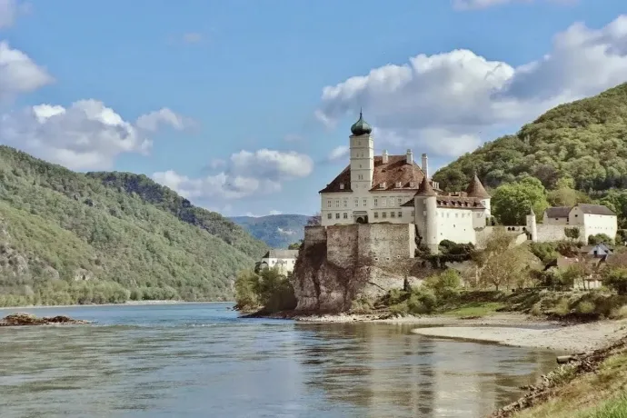 Schönbüchel, Aggstein és Dürnstein a túloldalról – Fotó: Elekes Balázs
