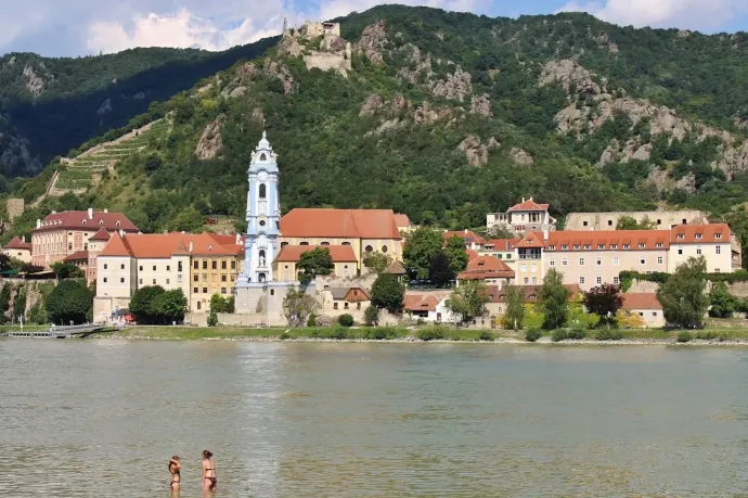 Schönbüchel, Aggstein és Dürnstein a túloldalról – Fotó: Elekes Balázs