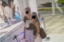 Két turista besétált egy olasz pizzériába, kikért 2 pizzát és 4 Aperol spritzet, majd fizetés nélkül távozott. Másnap a tulajdonos ébresztette őket