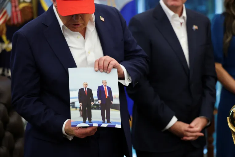 Putyin nem áll rosszul a fronton, de blöffel mutatja erősebbnek magát, Trump mégis inkább időt adott neki