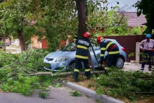 Három ember meghalt, többen megsérültek a péntek esti viharban