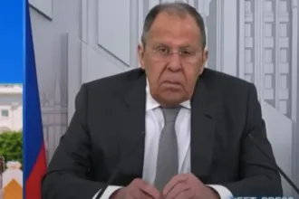 Szergej Lavrov azt állítja, nem hallott a munkácsi gyár lebombázásáról