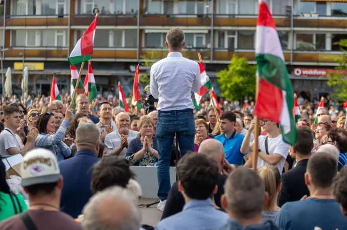 Magyar Péter tavalyi országjárásán Veszprémben 2024 májusában – Fotó: Tisza Párt