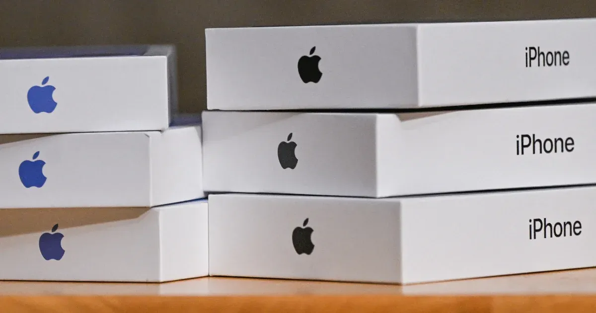 Jövőre jöhet a hajtogatós iPhone, de egyelőre kicsit megalkuvósnak hangzik