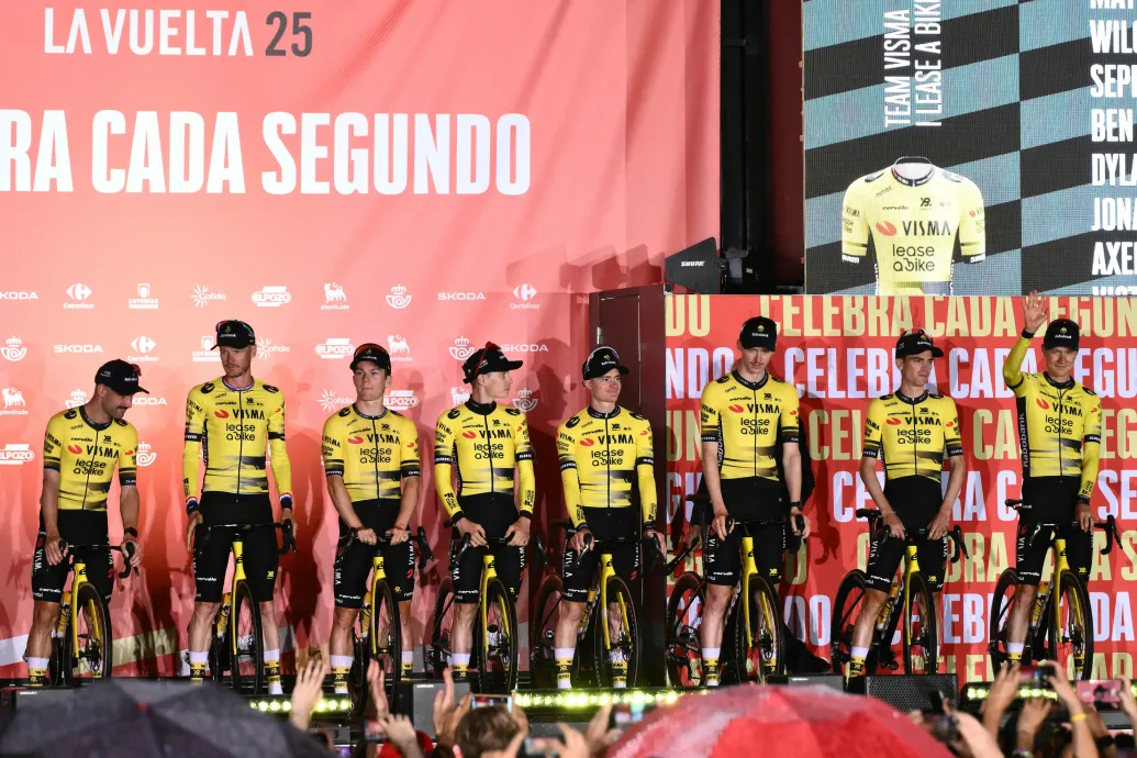 Feltörték a Vuelta a Espanán éppen vezető Visma csapat kamionját és sok biciklit loptak el tőlük