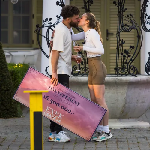 Egyszer volt egy Exek csatája, ott jött össze újra anya és apa