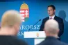 Gulyás szerint Orbán szabadsága alatt a munkatársai kifizették a magánrepülőt, hogy a főnökükkel dolgozhassanak