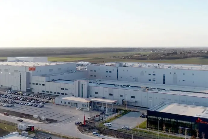 Tűz volt az SK komáromi gyárában augusztus 19-én este, tűzvizsgálati eljárást indított a katasztrófavédelem