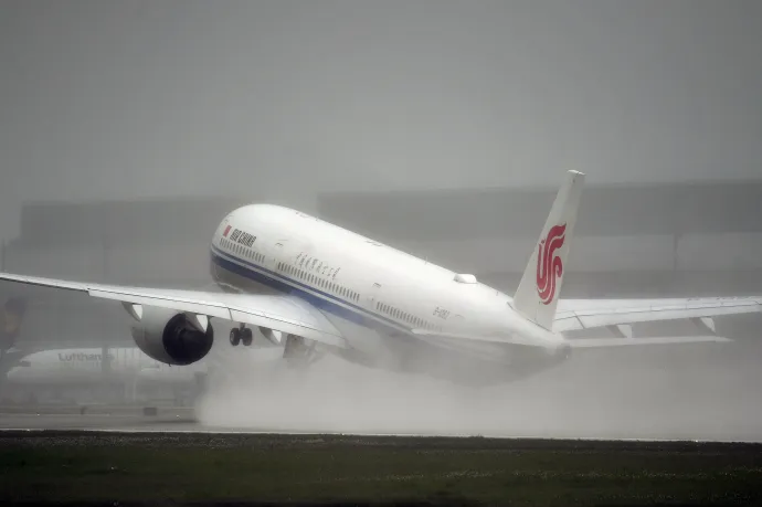 Szibériában hajtott végre kényszerleszállást az Air China Londonból Pekingbe tartó gépe