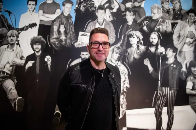 Megjelent a 326 millió forintos állami támogatásból készült Ákos-film első előzetese