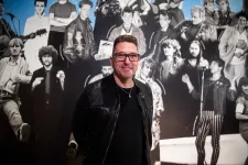 Megjelent a 326 millió forintos állami támogatásból készült Ákos-film első előzetese