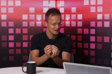 „A nagy luxusjetek nem tudnak a fűről felszállni” – értékelte Orbán magánrepülőzését Szijjártó Péter