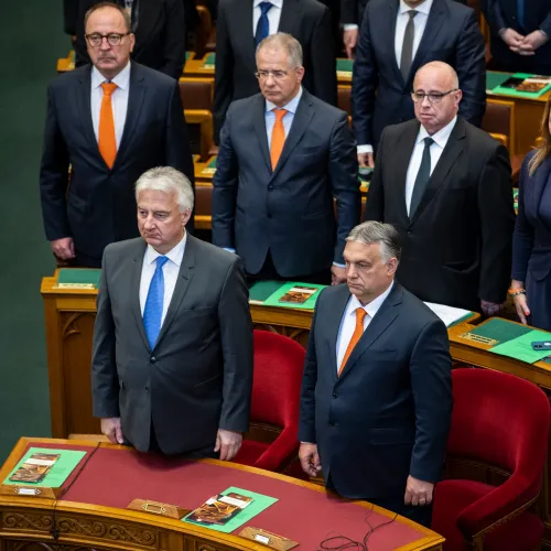 Pont az Ajsa Luna-balhé idején jutott eszébe Orbánnak újra elmondani, hogyan kell énekelni a Himnuszt