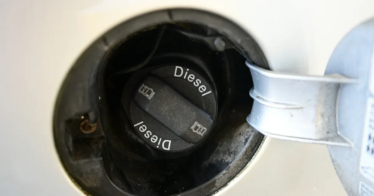 Autókkal Szexelő Pécsi Férfi: Közügyek és Büntetések Története