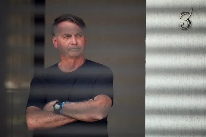 Jair Bolsonaro házi őrizetben, brazíliavárosi otthonában – Fotó: Adriano Machado / Reuters