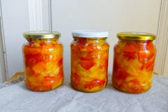Mindenki úgy főzi be a lecsóját, ahogy akarja!
