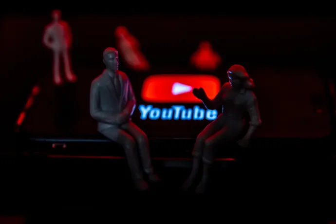 Az emberek imádnak őrjöngeni, ezért van tele a YouTube gagyi, MI-generált kamuvideókkal