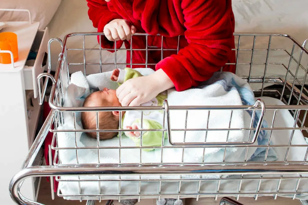 Több egymást követő negatív rekord után júliusban kicsit több gyerek született – Forrás: Telex.hu