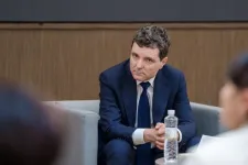Súlyos kritikákat váltott ki, hogy Nicușor Dan régi barátját, egy ultranacionalista diplomatát jelölt a külföldi hírszerzés élére