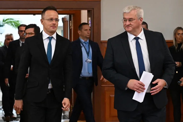 Hungary is on the wrong side of history – Ukrainian FM to Szijjártó
