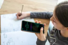 A ChatGPT azt hozta el 2025-re, hogy újra kézzel kell megírniuk a beadandókat a diákoknak