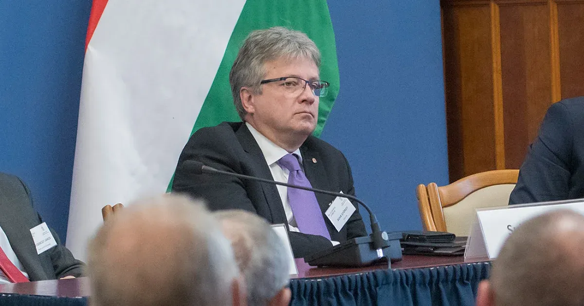 Korrupciós bűncselekmények miatt vádat emeltek Suha György volt miniszteri biztos ellen